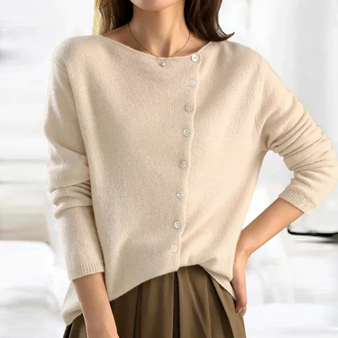 Side-Fastening Cardigan – Elegant and Comfortable Knitwear for a Sophisticated Wardrobe