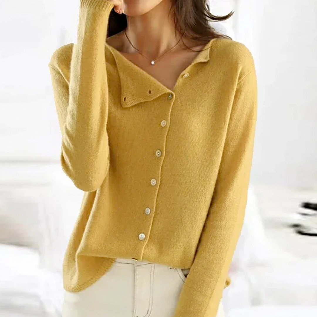 Side-Fastening Cardigan – Elegant and Comfortable Knitwear for a Sophisticated Wardrobe